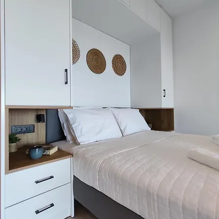 Aelios Petra Sea View 3 *